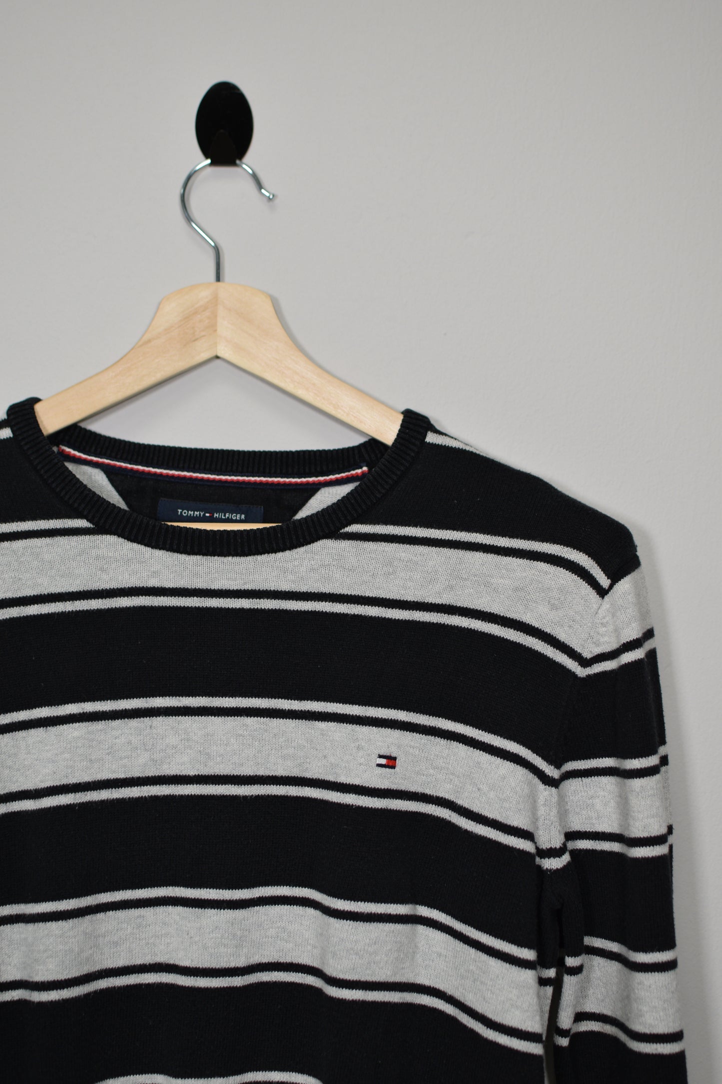 Jersey Tommy Hilfiger Rayas Negro y Gris - M