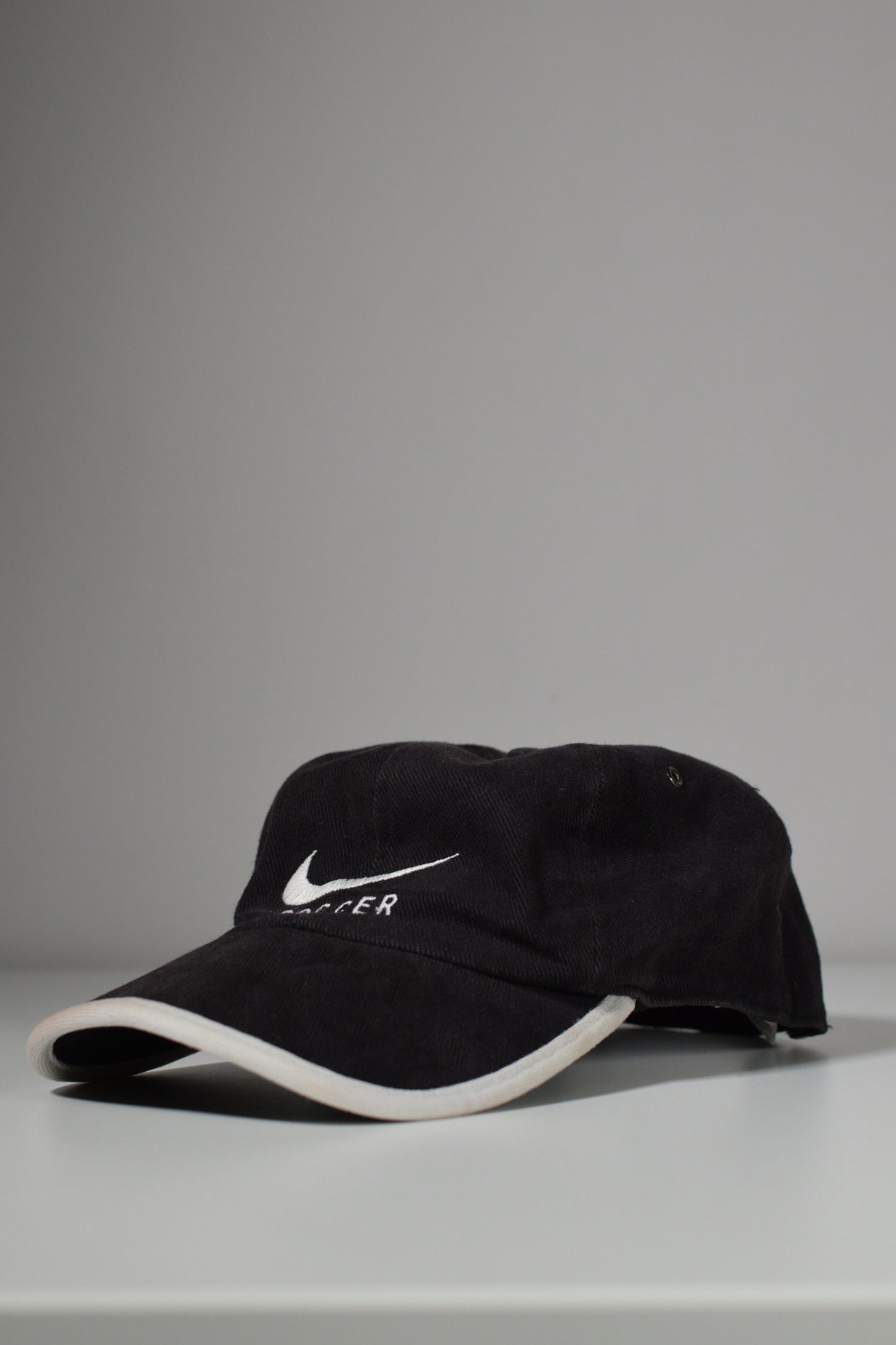 Gorra negra de Nike Soccer 1990