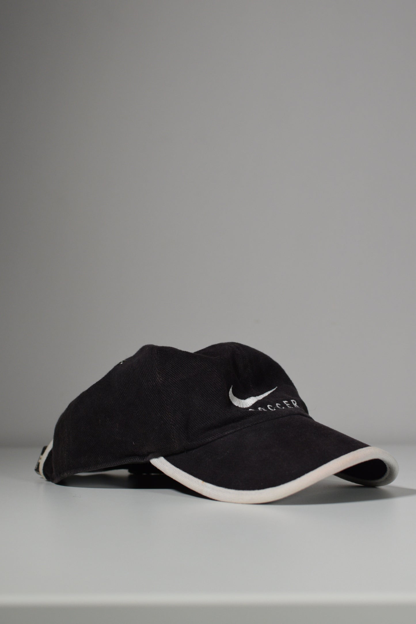 Gorra negra de Nike Soccer 1990